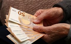 Οι ημερομηνίες πληρωμής των συντάξεων μηνών Αυγούστου και Σεπτεμβρίου