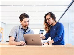 Η Apple καλεί τους υπαλλήλους της να εργάζονται από το σπίτι λόγω κορονοϊού