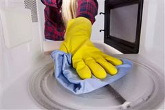 Πώς θα καθαρίσετε τον φούρνου μικροκυμάτων