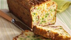 Aλμυρό κέικ με γαλοπούλα τυριά και πιπεριές