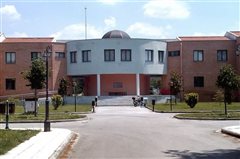 Καθηγητής ζητούσε μίζες και σεξ για να περνάει φοιτητές στα μαθήματα