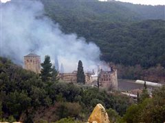 Υπό πλήρη έλεγχο η φωτιά στο Αγιο Όρος