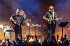 Οι ΠΥΞ ΛΑΞ στο Δημοτικό Θέατρο Λυκαβηττού